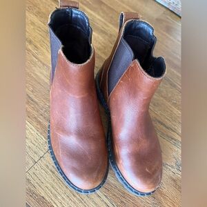 Sorel Lennox Women’s Chelsea Ankle Boots